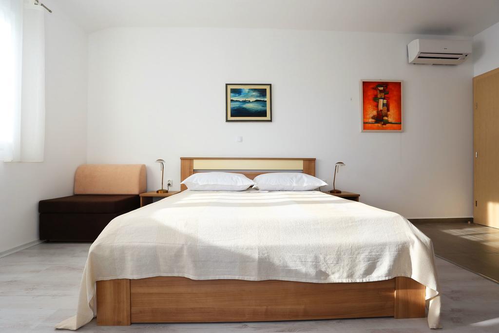 House Natali 70M From The Beach - Free Ev Top Up Rtina Esterno foto