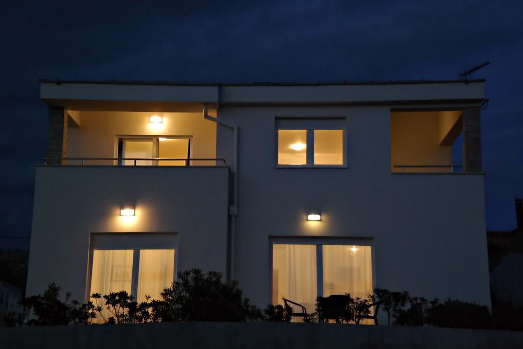 House Natali 70M From The Beach - Free Ev Top Up Rtina Esterno foto