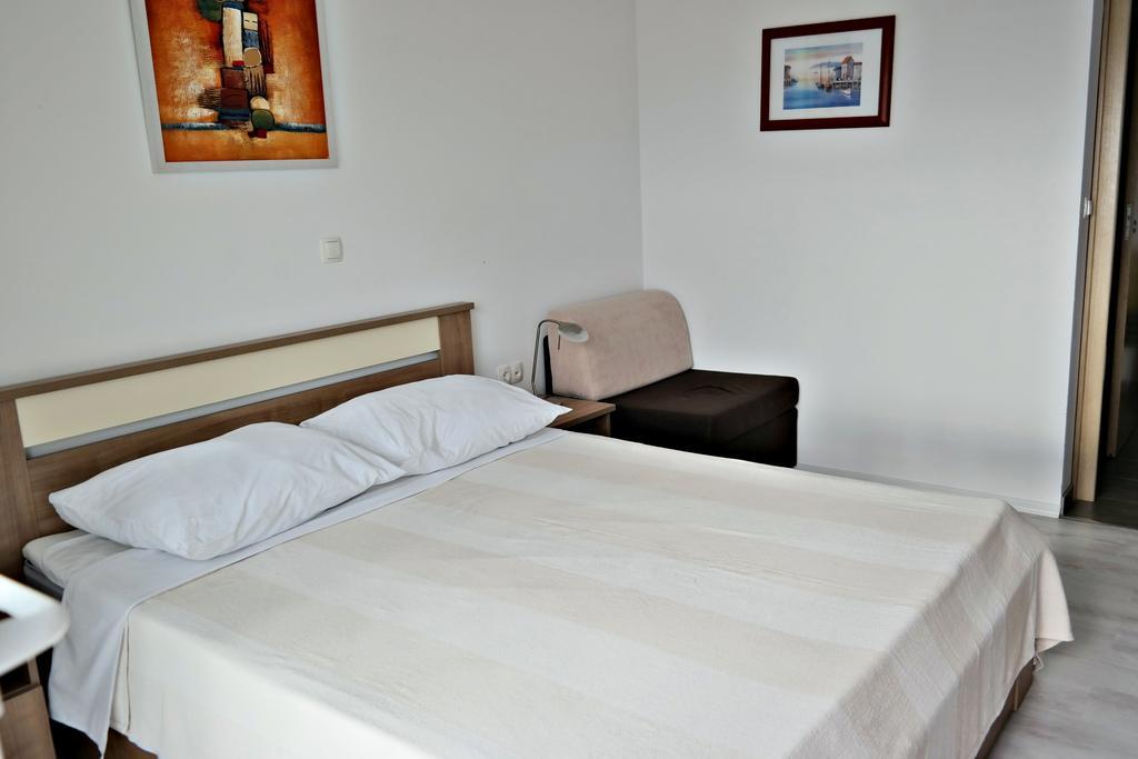 House Natali 70M From The Beach - Free Ev Top Up Rtina Esterno foto