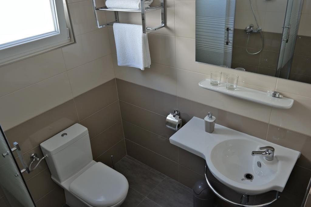 House Natali 70M From The Beach - Free Ev Top Up Rtina Esterno foto