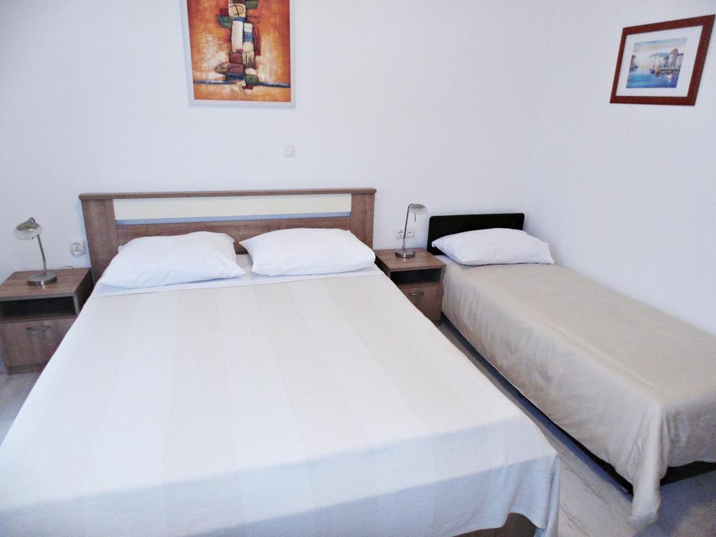House Natali 70M From The Beach - Free Ev Top Up Rtina Esterno foto