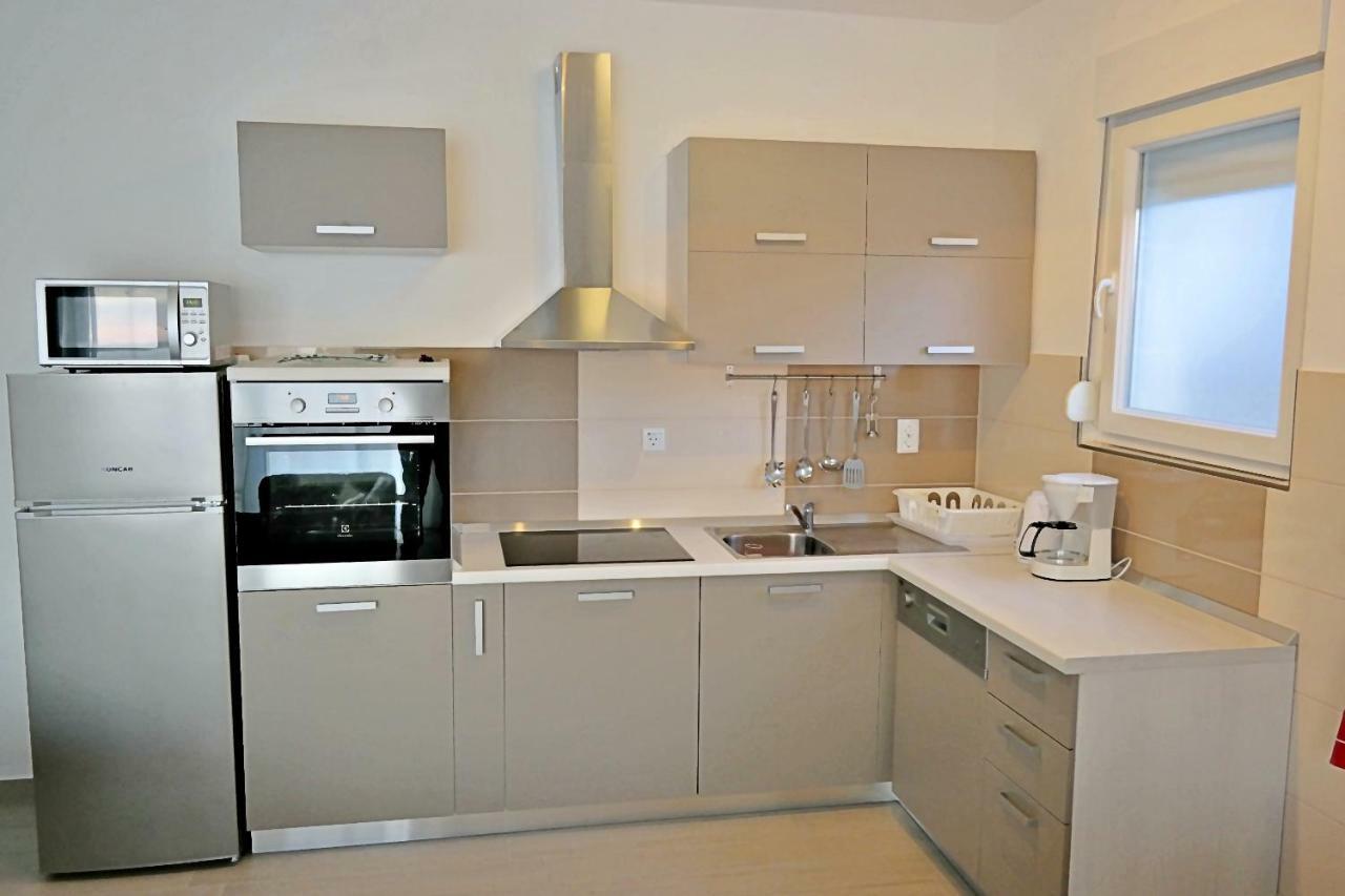 House Natali 70M From The Beach - Free Ev Top Up Rtina Esterno foto