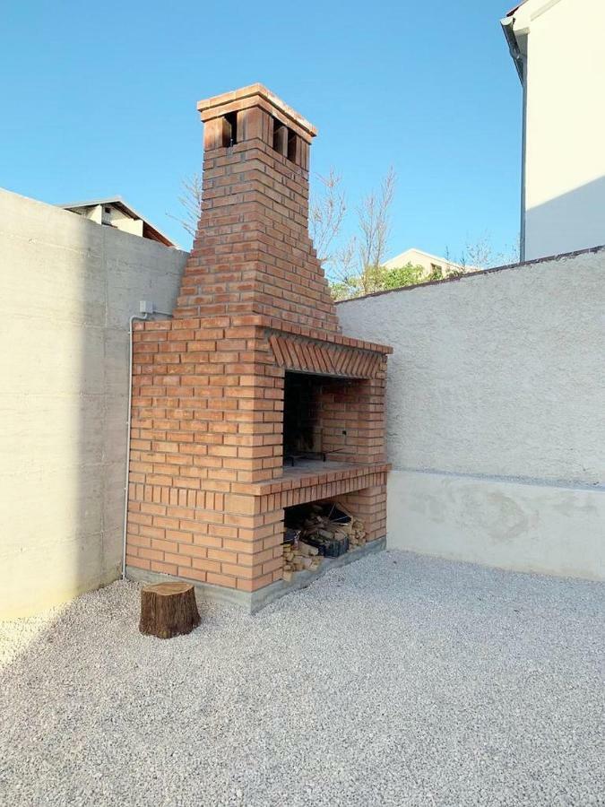 House Natali 70M From The Beach - Free Ev Top Up Rtina Esterno foto