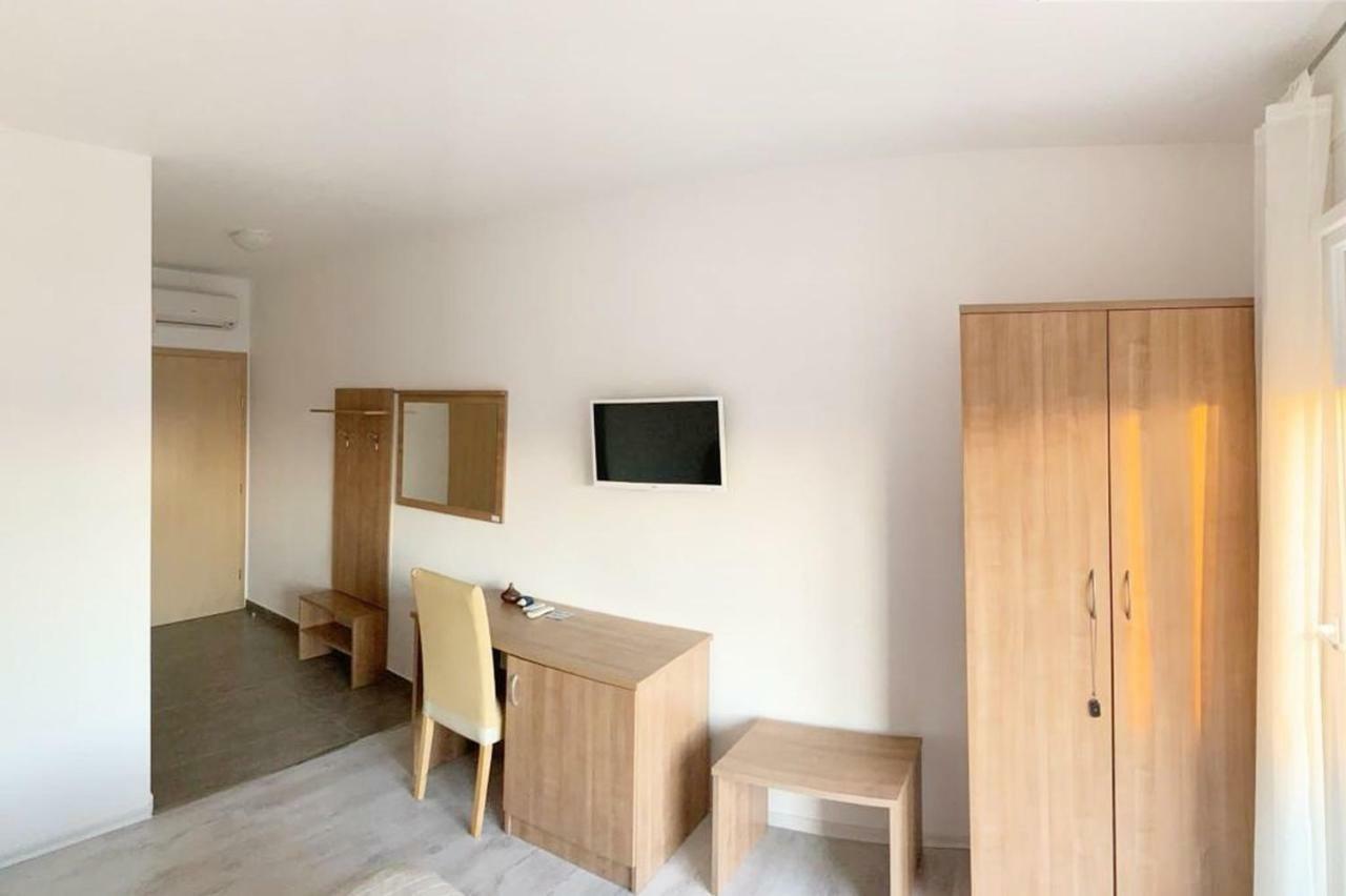 House Natali 70M From The Beach - Free Ev Top Up Rtina Esterno foto